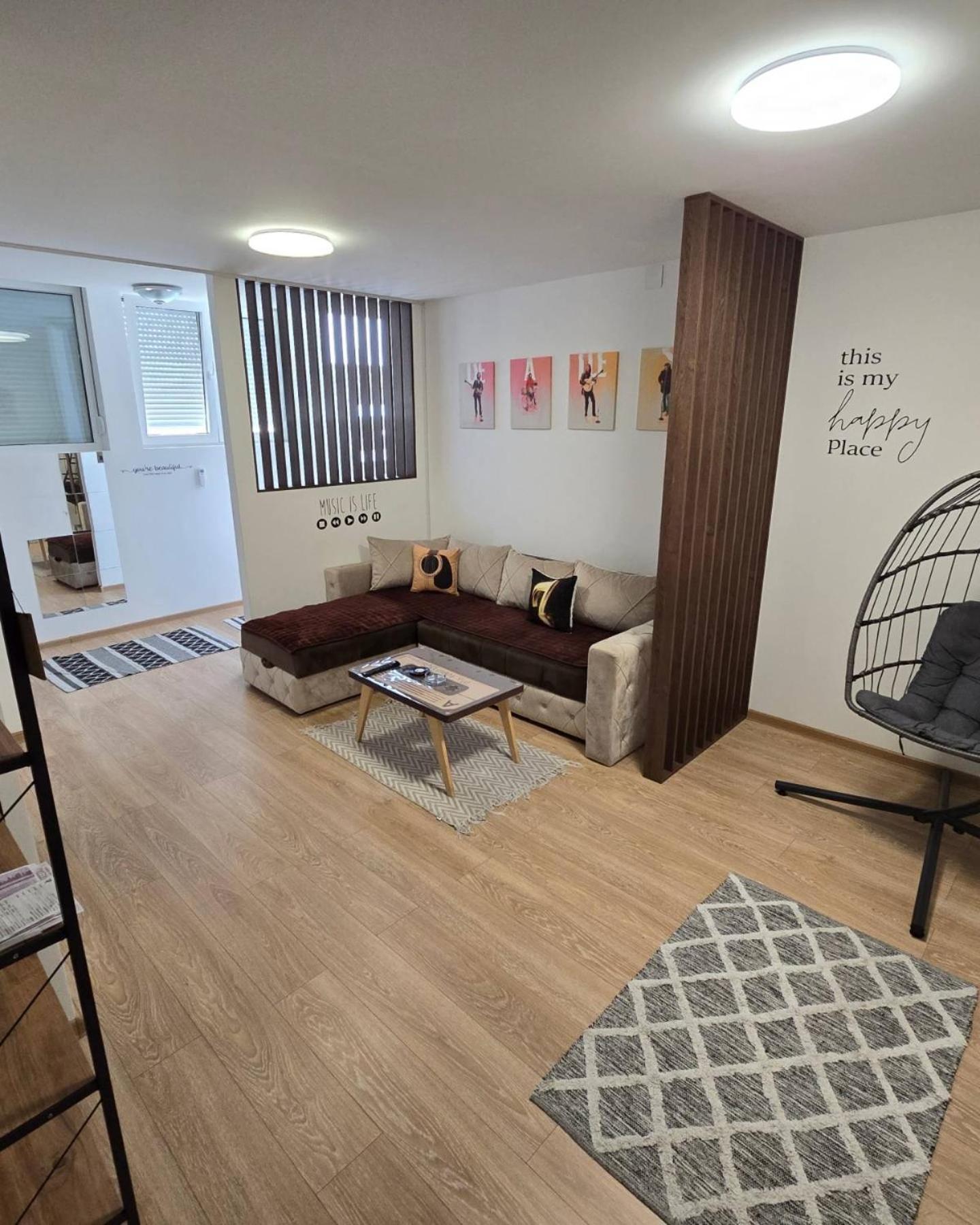 Apartman Muzika ยาโกดินา ภายนอก รูปภาพ